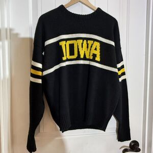 VTG 1984 Cliff Engle IOWA HAWKEYES KNIT SWEATER Adults XL Made in USA 25” X 26”